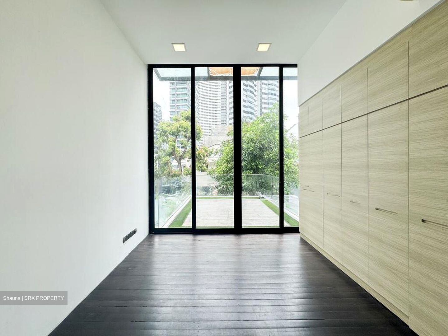 Cairnhill Road (D9), Terrace #495515081